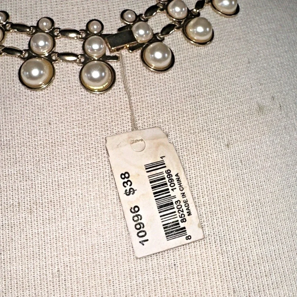 ViVI Faux Pearl Collar Necklace Women OS Cream Gold NWT Double Row Bib 10996